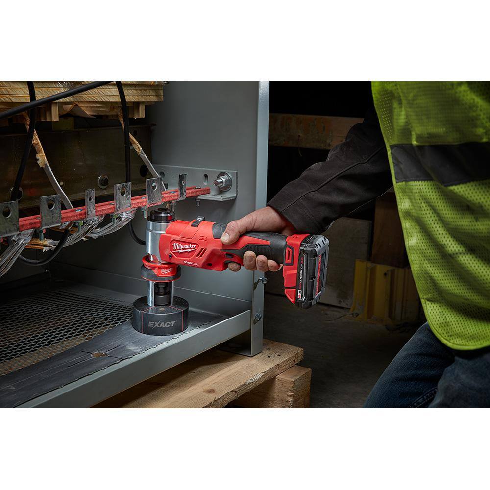 M18 18V Lithium-Ion Cordless FORCE LOGIC 6 Ton Knockout Tool 1/2 in. to 2 in. Kit w/(1) 2.0 Ah Battery, Die Set