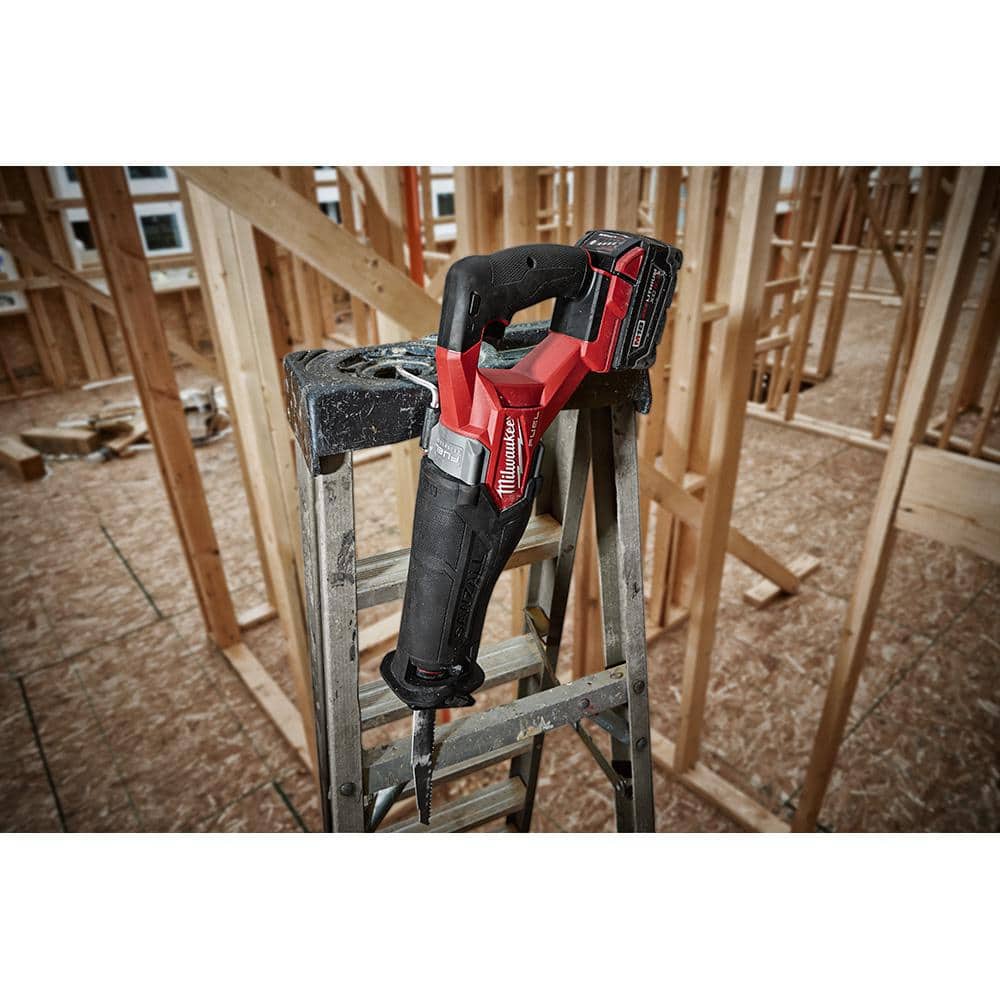 M18 FUEL 18V Lithium-Ion Brushless Cordless SAWZALL Reciprocating Saw Kit W/one 5.0 Ah Batteries, Charger and Case